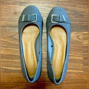 Women’s Nautica brand dress shoes. Size 10.